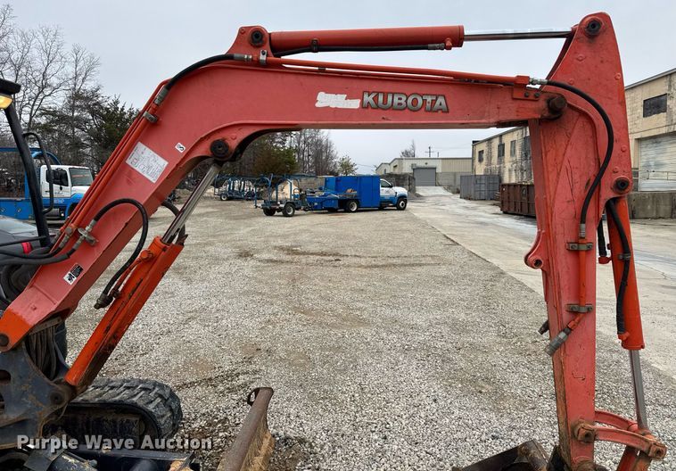 image for item EC3475 2007 Kubota KX121-3 mini excavator