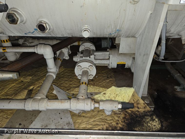 image for item EC3990 2006 Profile Compression Whisper 95 air compressor