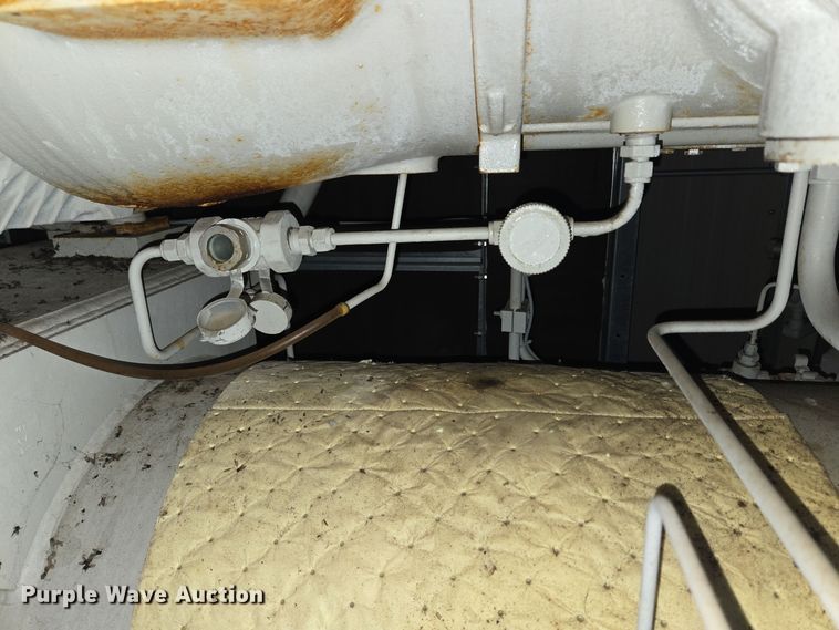 image for item EC3991 2006 Profile Compression Whisper 95LP air compressor