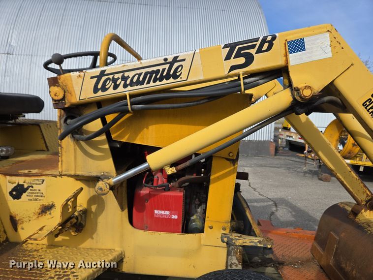 image for item EC3997 1990 Terramite T5B backhoe