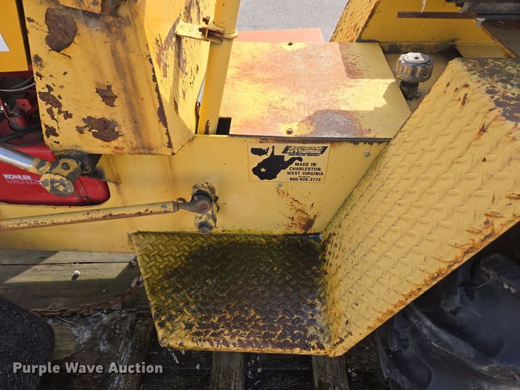 image for item EC3997 1990 Terramite T5B backhoe