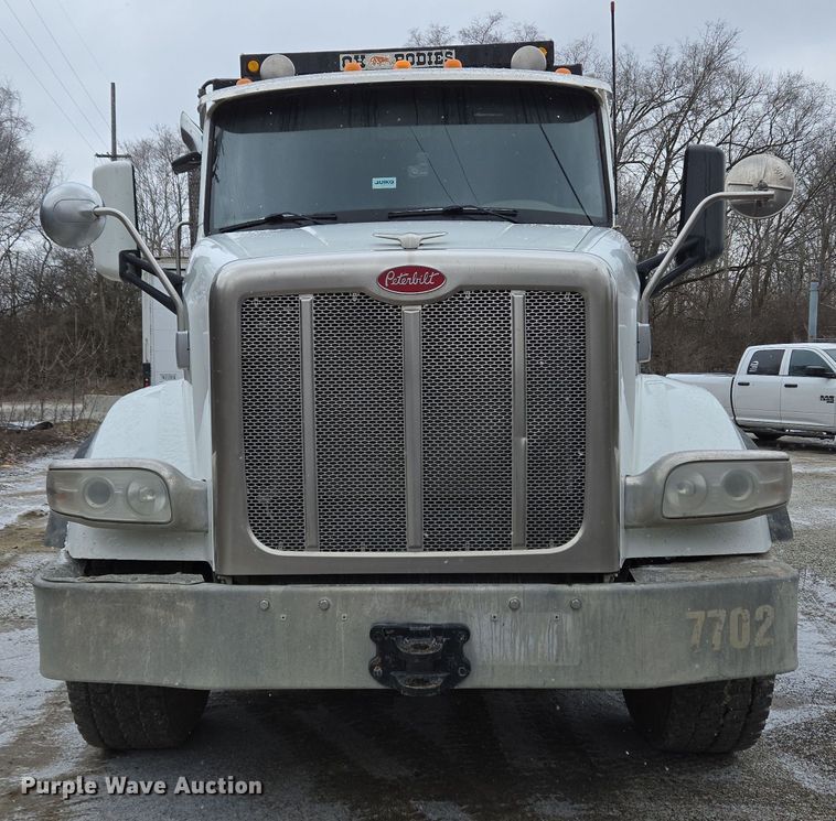 image for item EC4006 2015 Peterbilt 567 dump truck