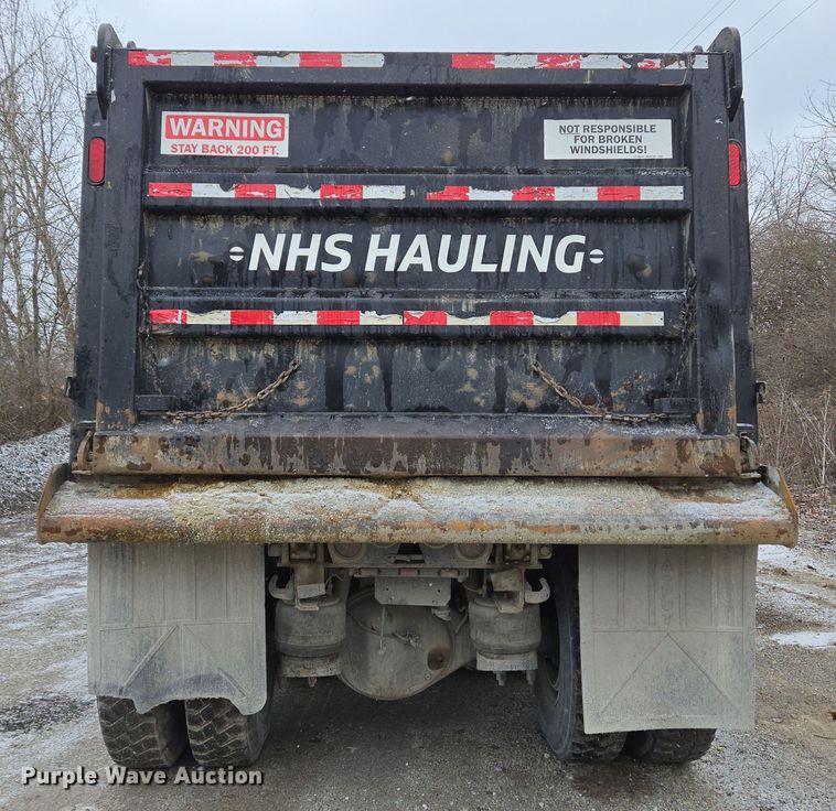 image for item EC4006 2015 Peterbilt 567 dump truck