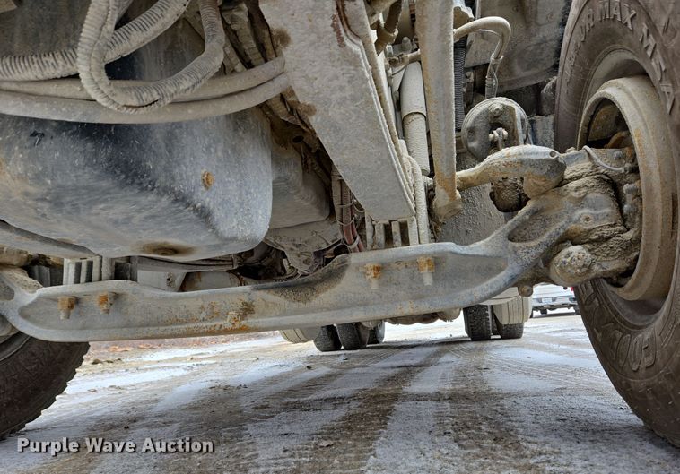 image for item EC4006 2015 Peterbilt 567 dump truck