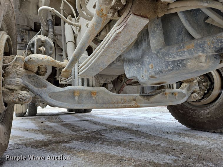 image for item EC4006 2015 Peterbilt 567 dump truck