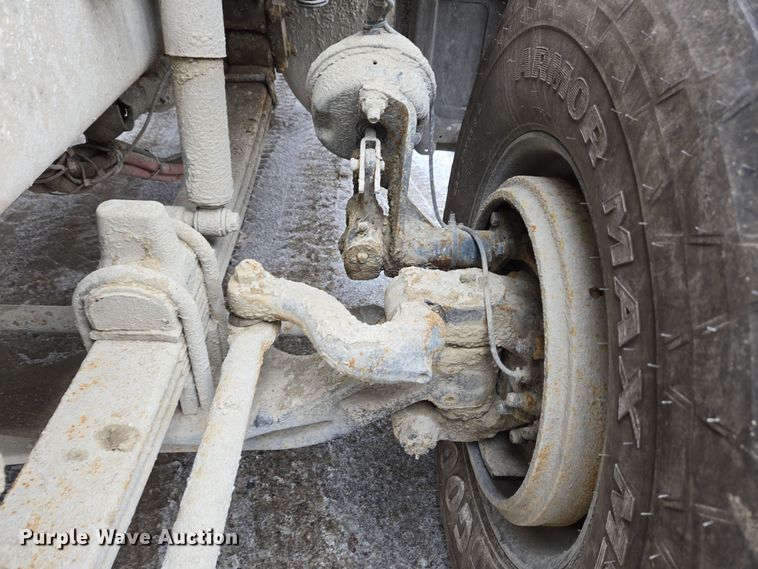 image for item EC4006 2015 Peterbilt 567 dump truck