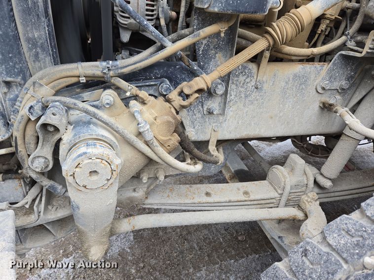 image for item EC4006 2015 Peterbilt 567 dump truck