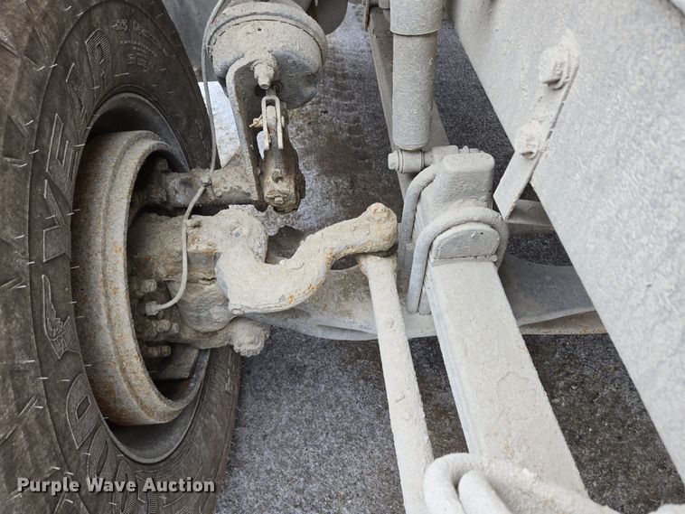 image for item EC4006 2015 Peterbilt 567 dump truck