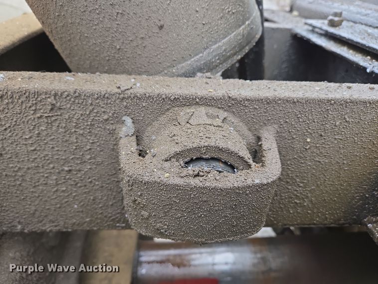 image for item EC4006 2015 Peterbilt 567 dump truck