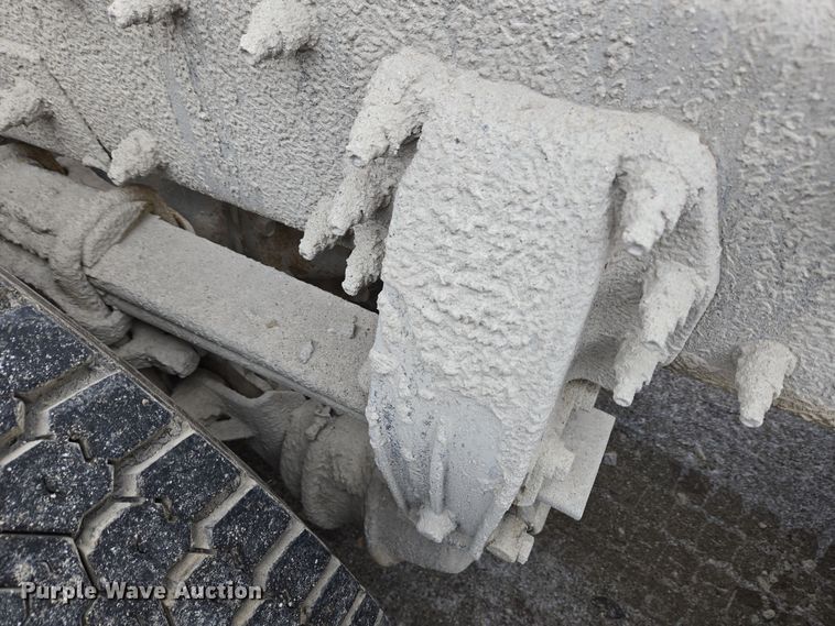 image for item EC4006 2015 Peterbilt 567 dump truck