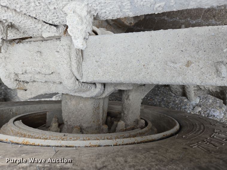 image for item EC4006 2015 Peterbilt 567 dump truck