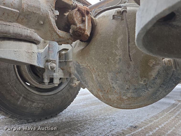 image for item EC4006 2015 Peterbilt 567 dump truck