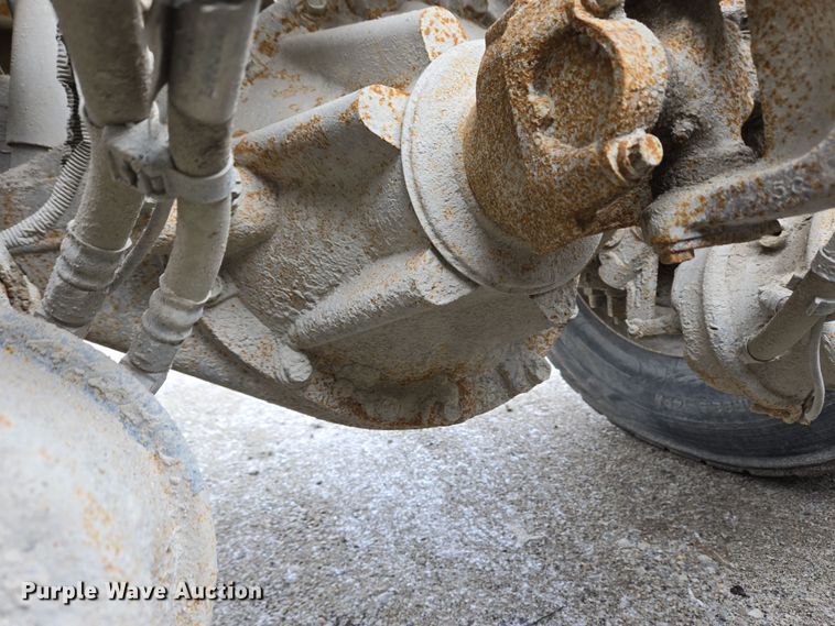 image for item EC4006 2015 Peterbilt 567 dump truck