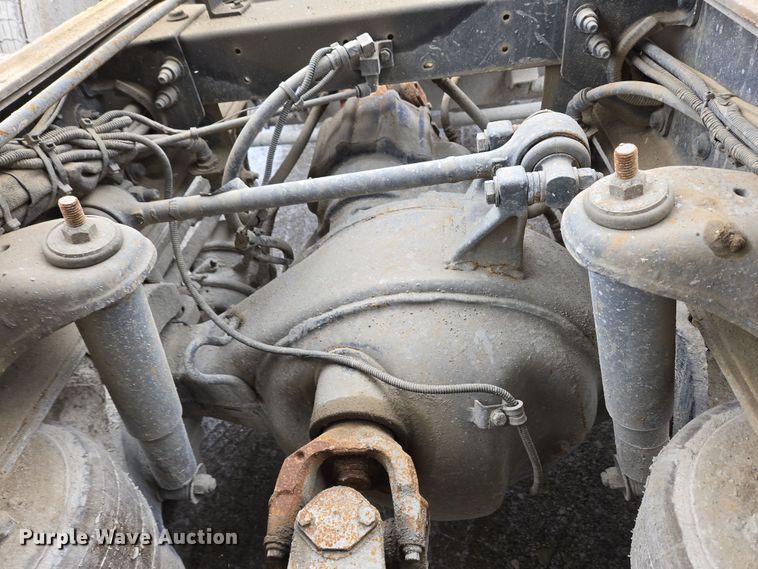 image for item EC4006 2015 Peterbilt 567 dump truck