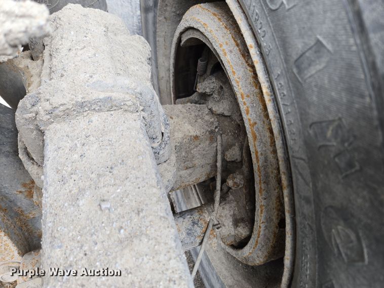 image for item EC4006 2015 Peterbilt 567 dump truck