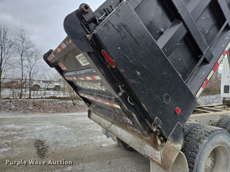 image for item EC4006 2015 Peterbilt 567 dump truck