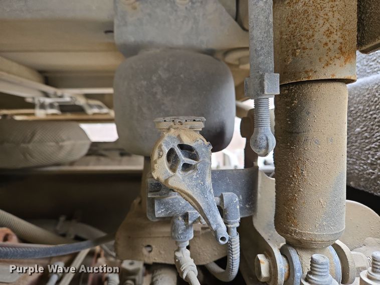 image for item EC4006 2015 Peterbilt 567 dump truck