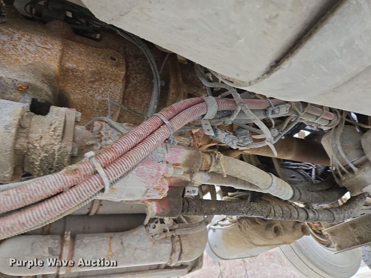 image for item EC4006 2015 Peterbilt 567 dump truck