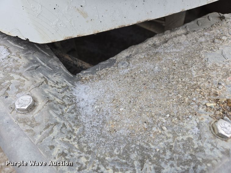 image for item EC4006 2015 Peterbilt 567 dump truck