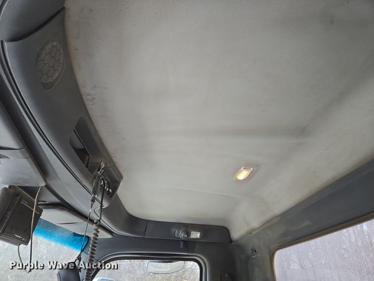 image for item EC4006 2015 Peterbilt 567 dump truck