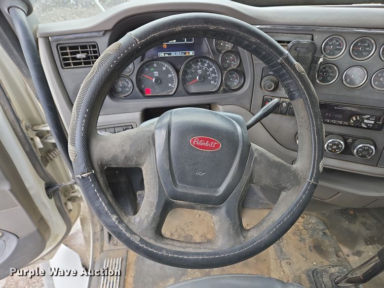 image for item EC4006 2015 Peterbilt 567 dump truck