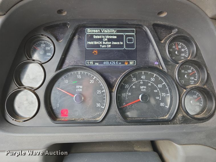 image for item EC4006 2015 Peterbilt 567 dump truck