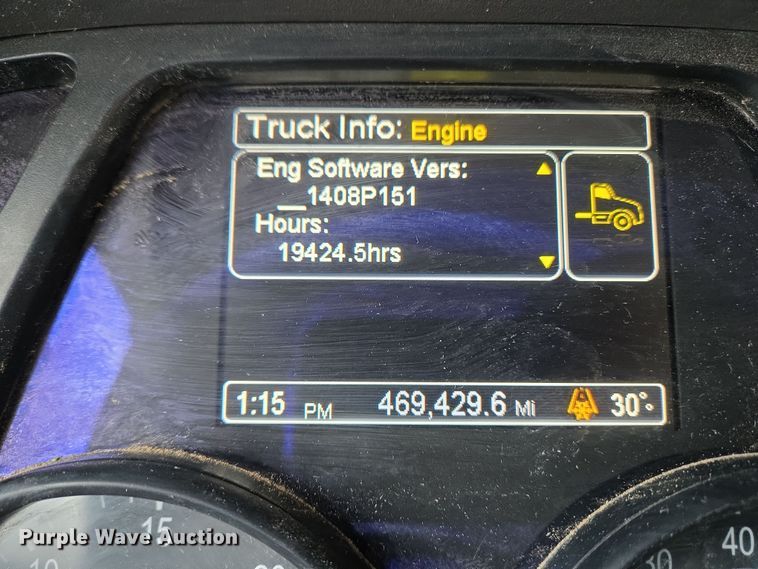 image for item EC4006 2015 Peterbilt 567 dump truck