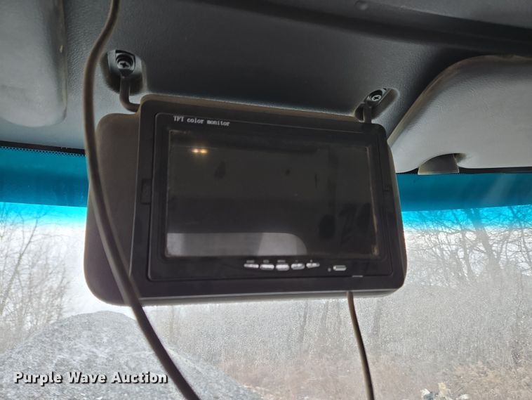 image for item EC4006 2015 Peterbilt 567 dump truck