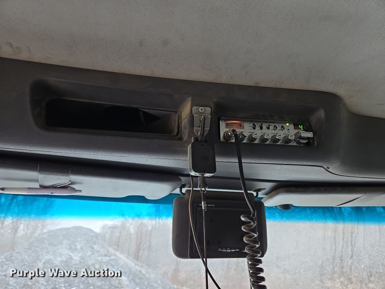 image for item EC4006 2015 Peterbilt 567 dump truck