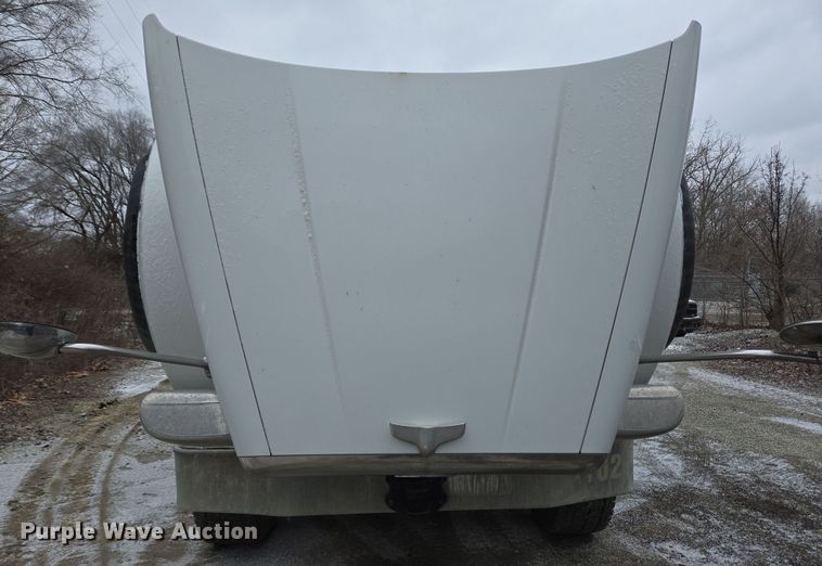 image for item EC4006 2015 Peterbilt 567 dump truck