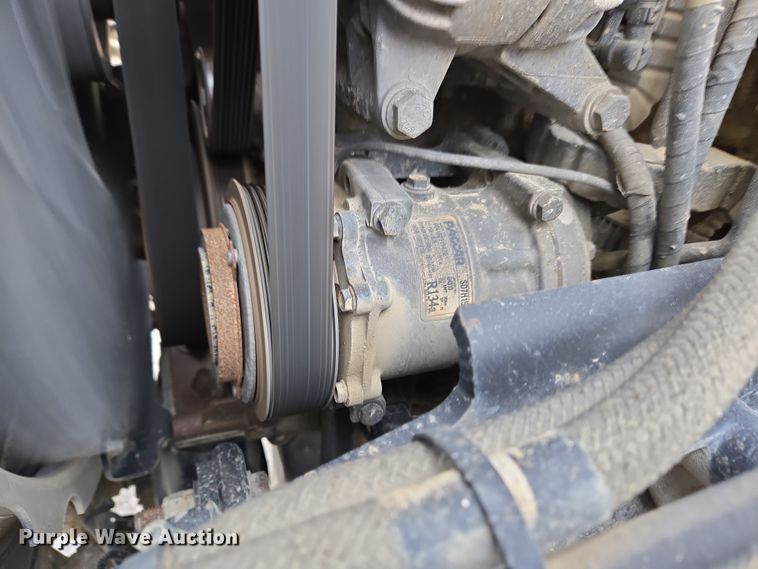 image for item EC4006 2015 Peterbilt 567 dump truck