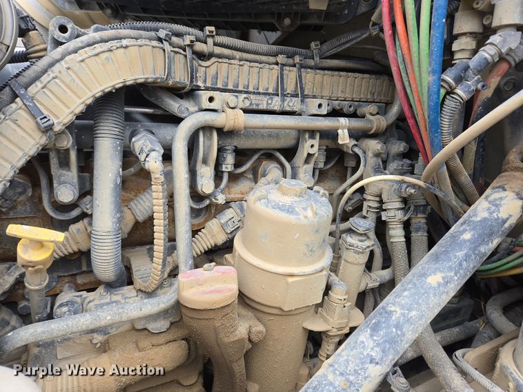 image for item EC4006 2015 Peterbilt 567 dump truck