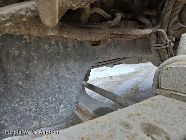 image for item EC4006 2015 Peterbilt 567 dump truck