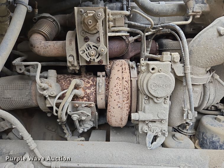 image for item EC4006 2015 Peterbilt 567 dump truck