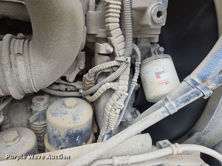 image for item EC4006 2015 Peterbilt 567 dump truck