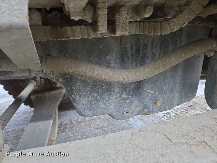 image for item EC4006 2015 Peterbilt 567 dump truck