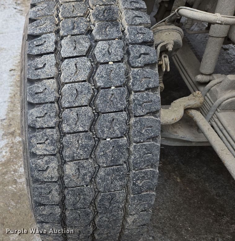 image for item EC4006 2015 Peterbilt 567 dump truck