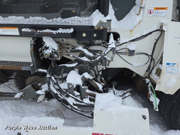 image for item EC4011 Elgin Pelican NP street sweeper