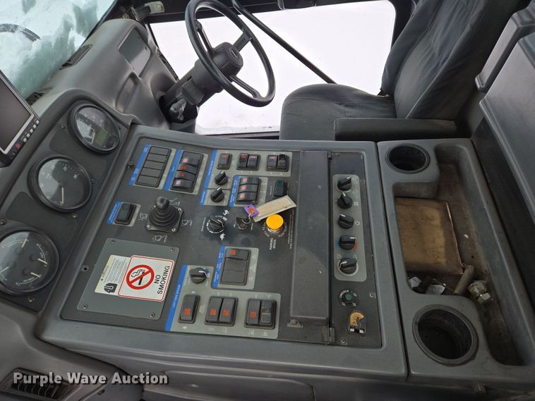 image for item EC4011 Elgin Pelican NP street sweeper