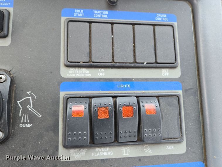 image for item EC4011 Elgin Pelican NP street sweeper