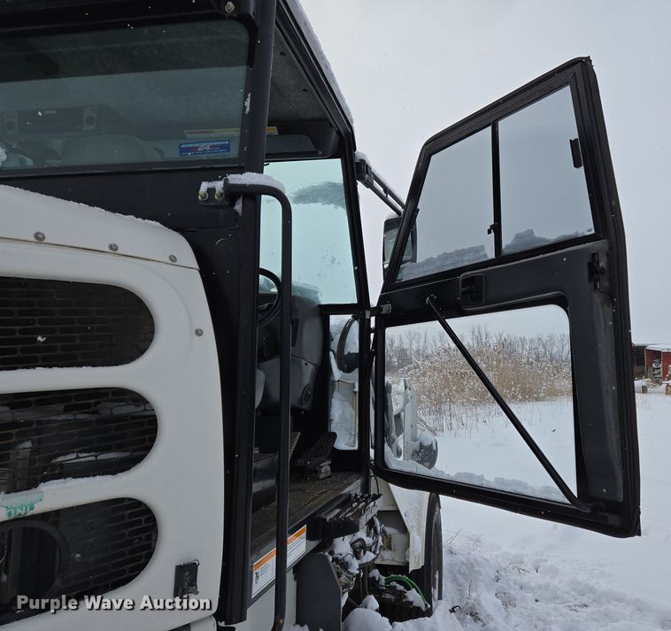 image for item EC4011 Elgin Pelican NP street sweeper