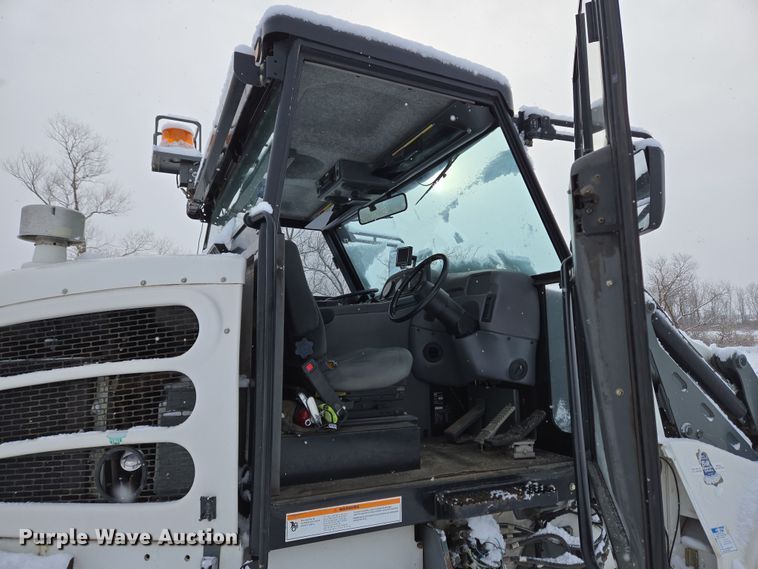 image for item EC4011 Elgin Pelican NP street sweeper