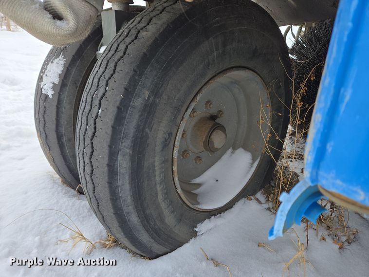 image for item EC4011 Elgin Pelican NP street sweeper