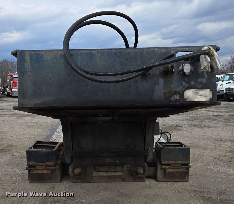 image for item EC4017 2008 X-L Specialized lowboy equipment trailer