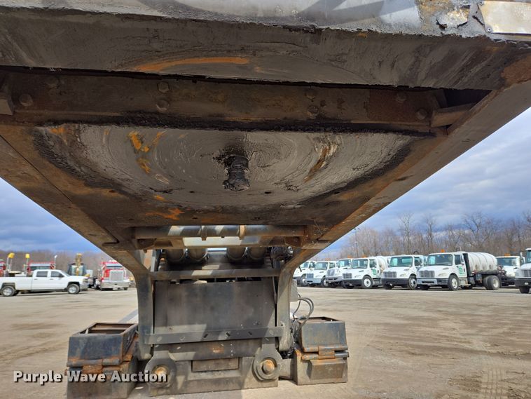 image for item EC4017 2008 X-L Specialized lowboy equipment trailer