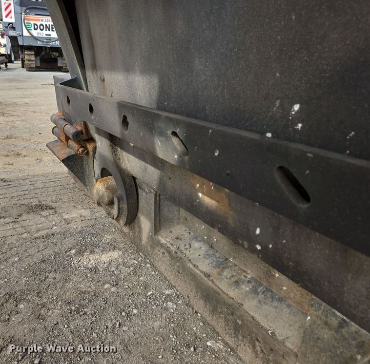 image for item EC4017 2008 X-L Specialized lowboy equipment trailer