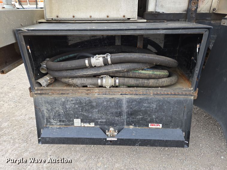 image for item EC4018 2003 Ford F750 Super Duty XLT water truck