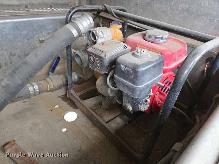 image for item EC4018 2003 Ford F750 Super Duty XLT water truck