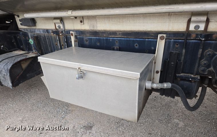 image for item EC4018 2003 Ford F750 Super Duty XLT water truck