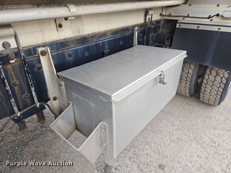 image for item EC4018 2003 Ford F750 Super Duty XLT water truck